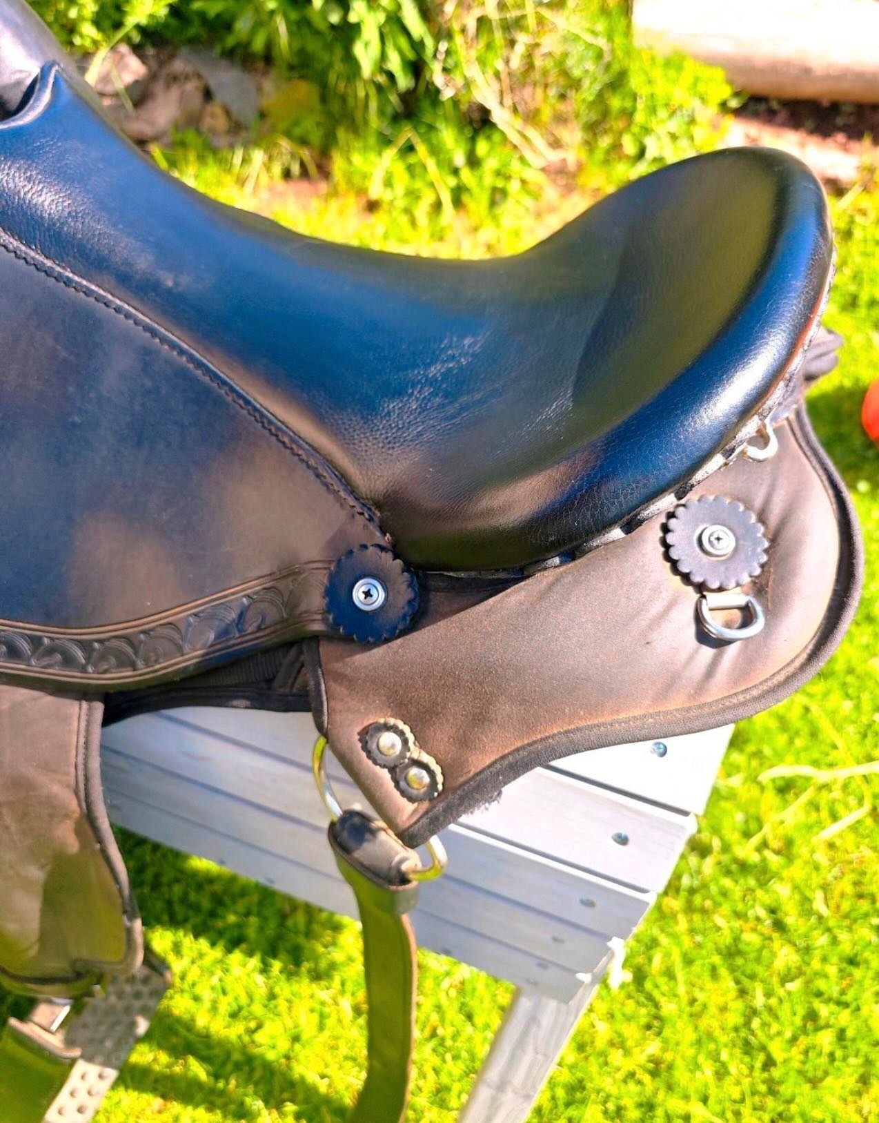 Rare Western Saddle – Imported from the USA ! - vue 6