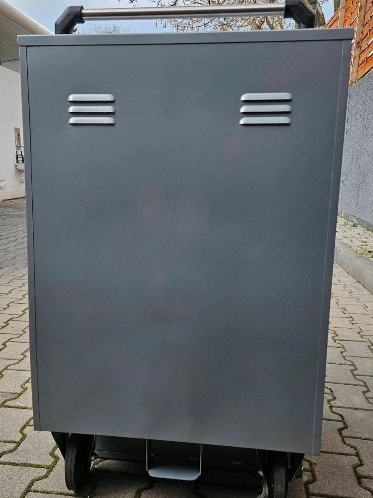 Armoire de concours / sellerie mobile en excellent état - vue 4