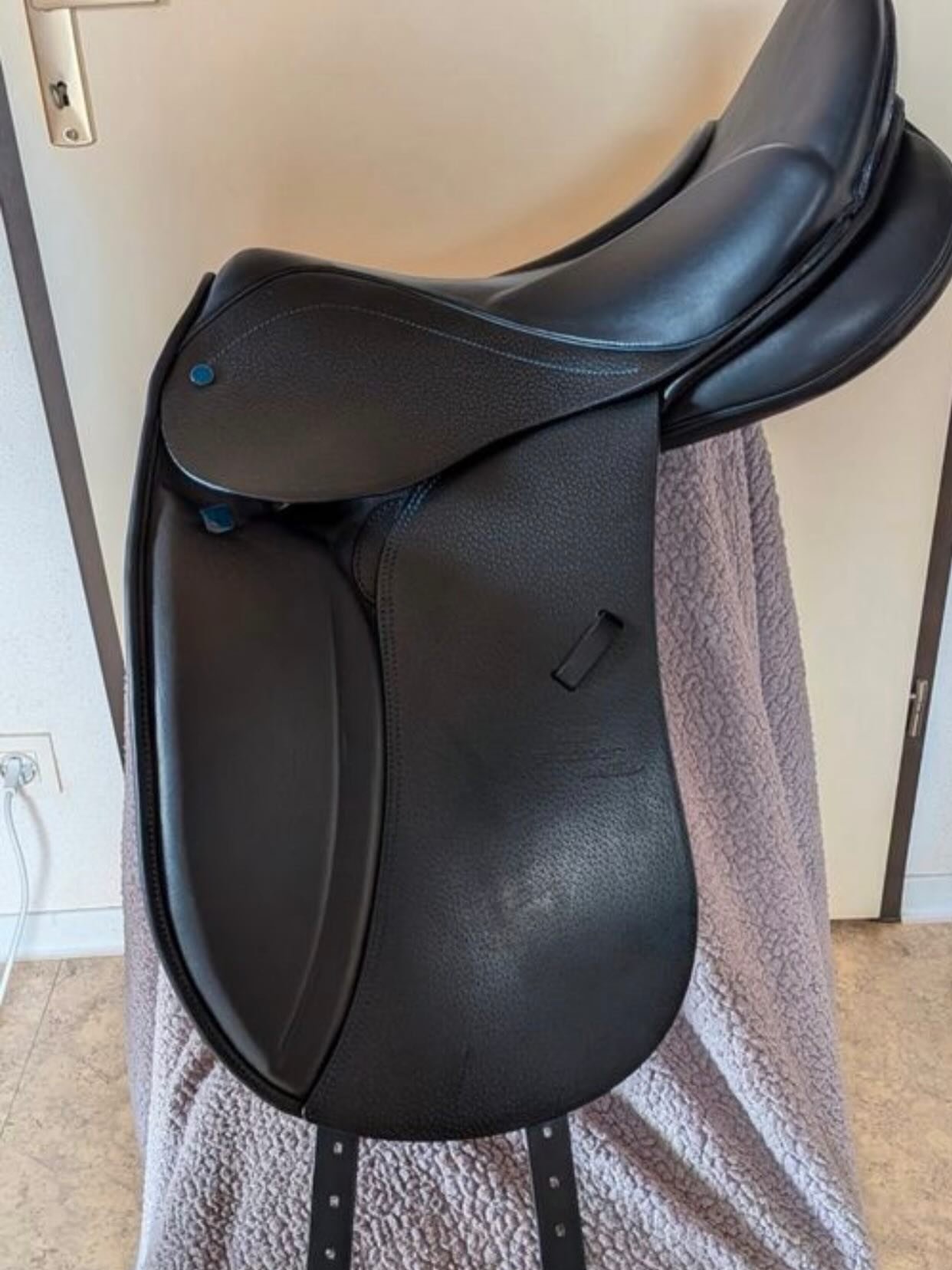 Selle de dressage Stübben Aramis 17,5” – Comme neuve - vue 7
