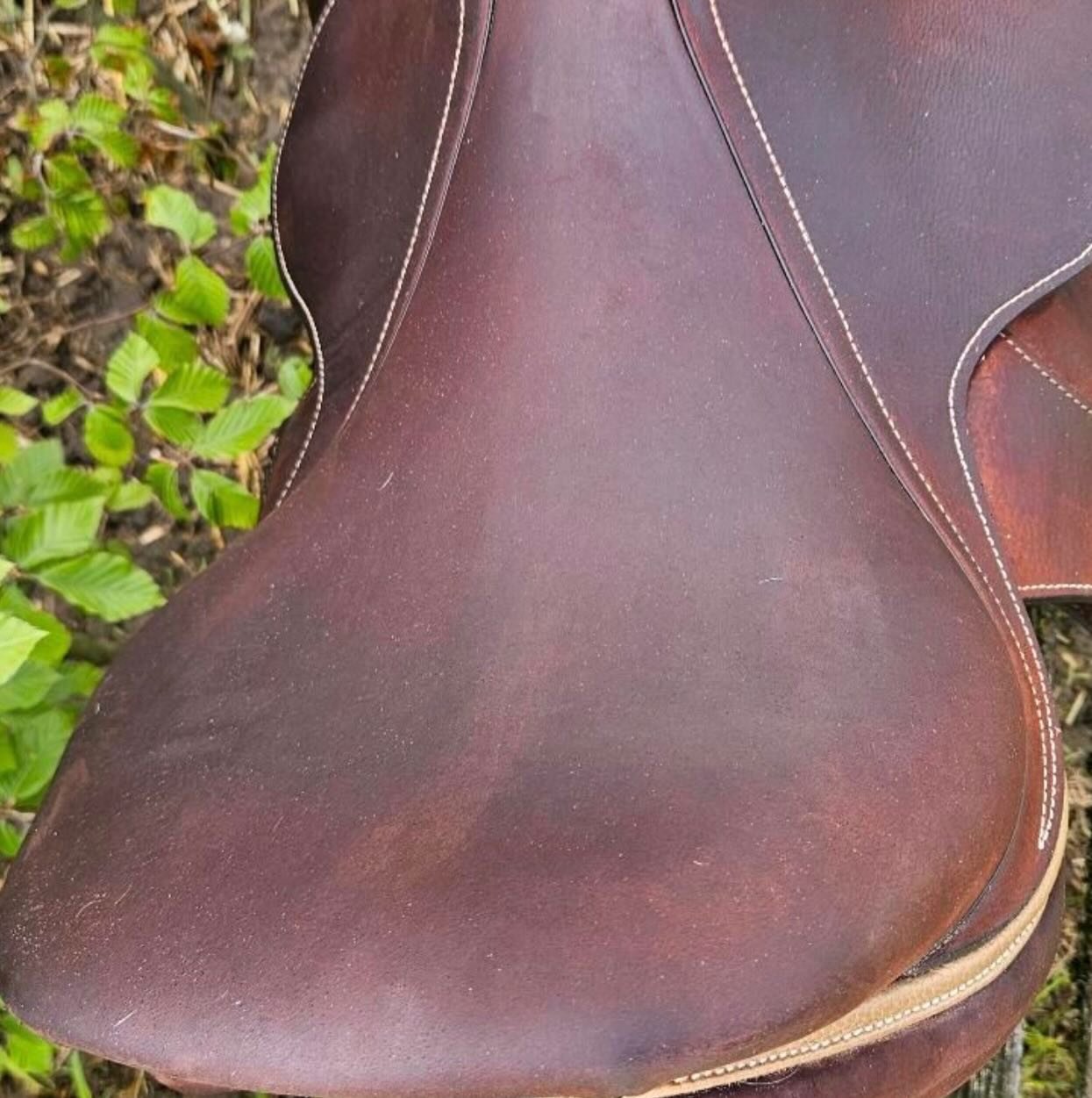 À pour 1200€ – Selle de saut Antarès Comfort 2 - vue 5