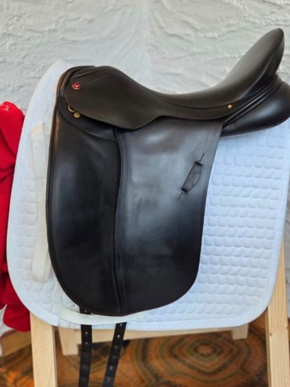 À : Selle de dressage Albion – Taille 18 - vue 6