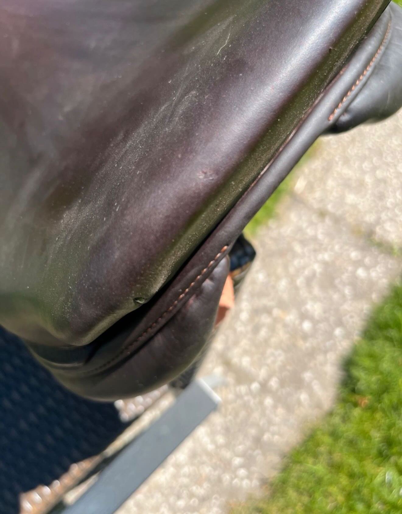 Je mets en vente ma selle CWD Sellier, un modèle SE06, en très bon état et parfaitement entretenu. - vue 4