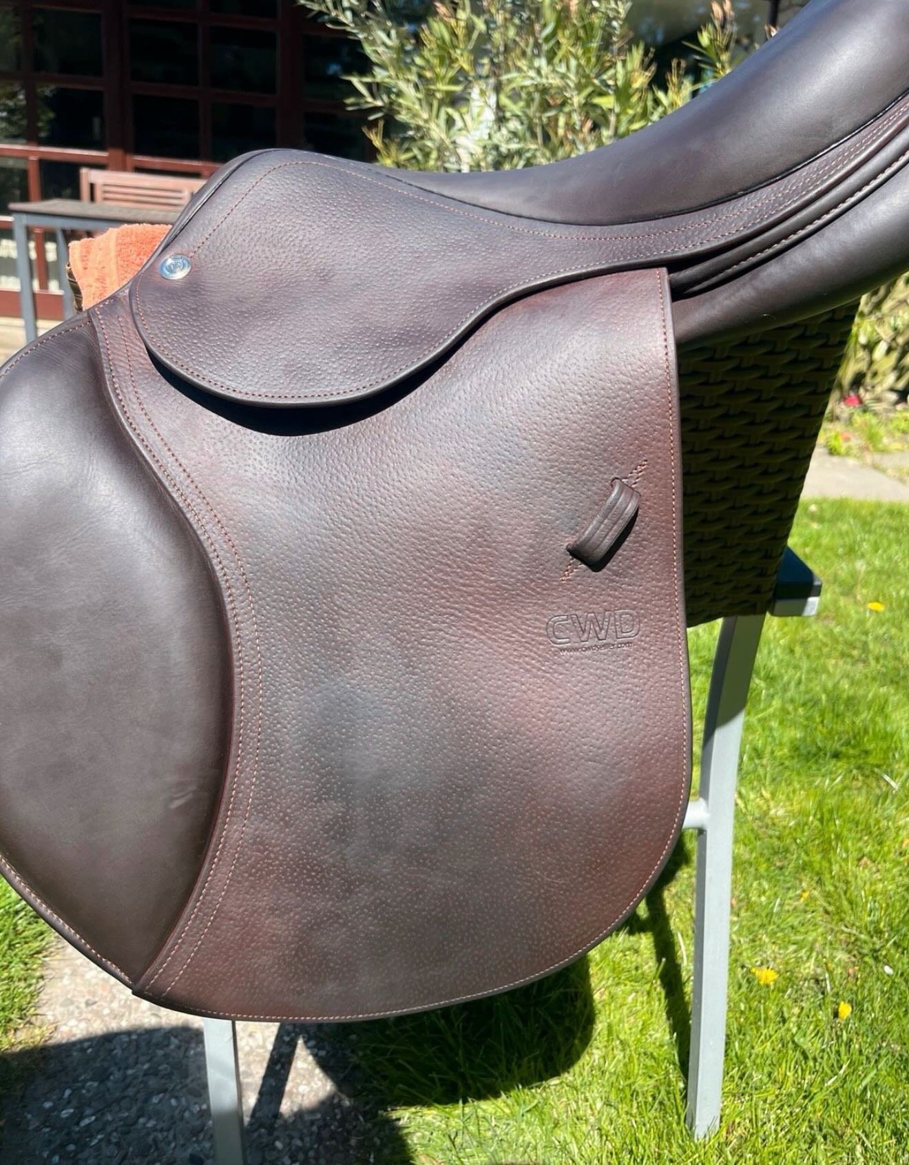 Je mets en vente ma selle CWD Sellier, un modèle SE06, en très bon état et parfaitement entretenu. - vue 8