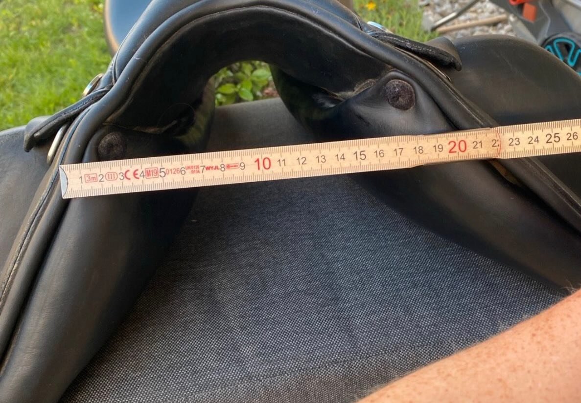 À – Selle De Dressage Erreplus Freestyle 18” - vue 2