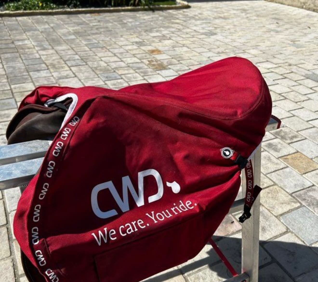 À magnifique selle d’obstacle CWD 2Gs SE03, idéale pour le CSO. - vue 3
