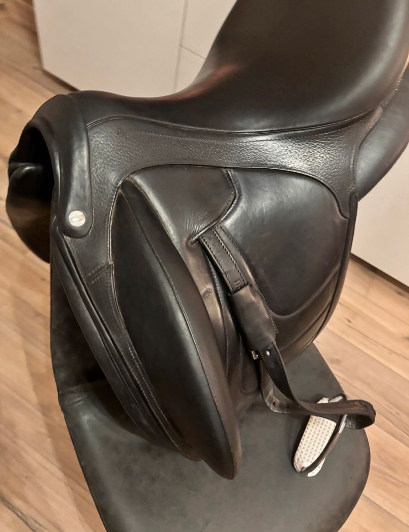 Selle de Dressage Devoucoux Makila Harmonie 17,5” (2022) – Excellent État - vue 5
