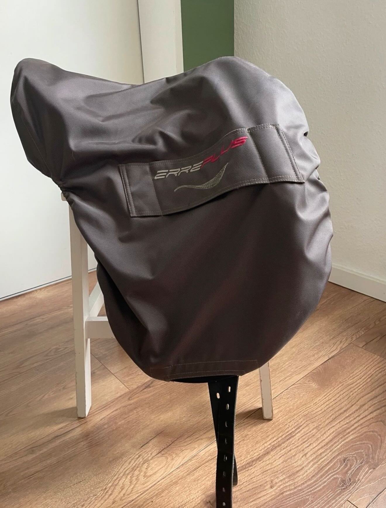Nous proposons une selle de dressage ERREPLUS Dressage Mono en excellent état - vue 4