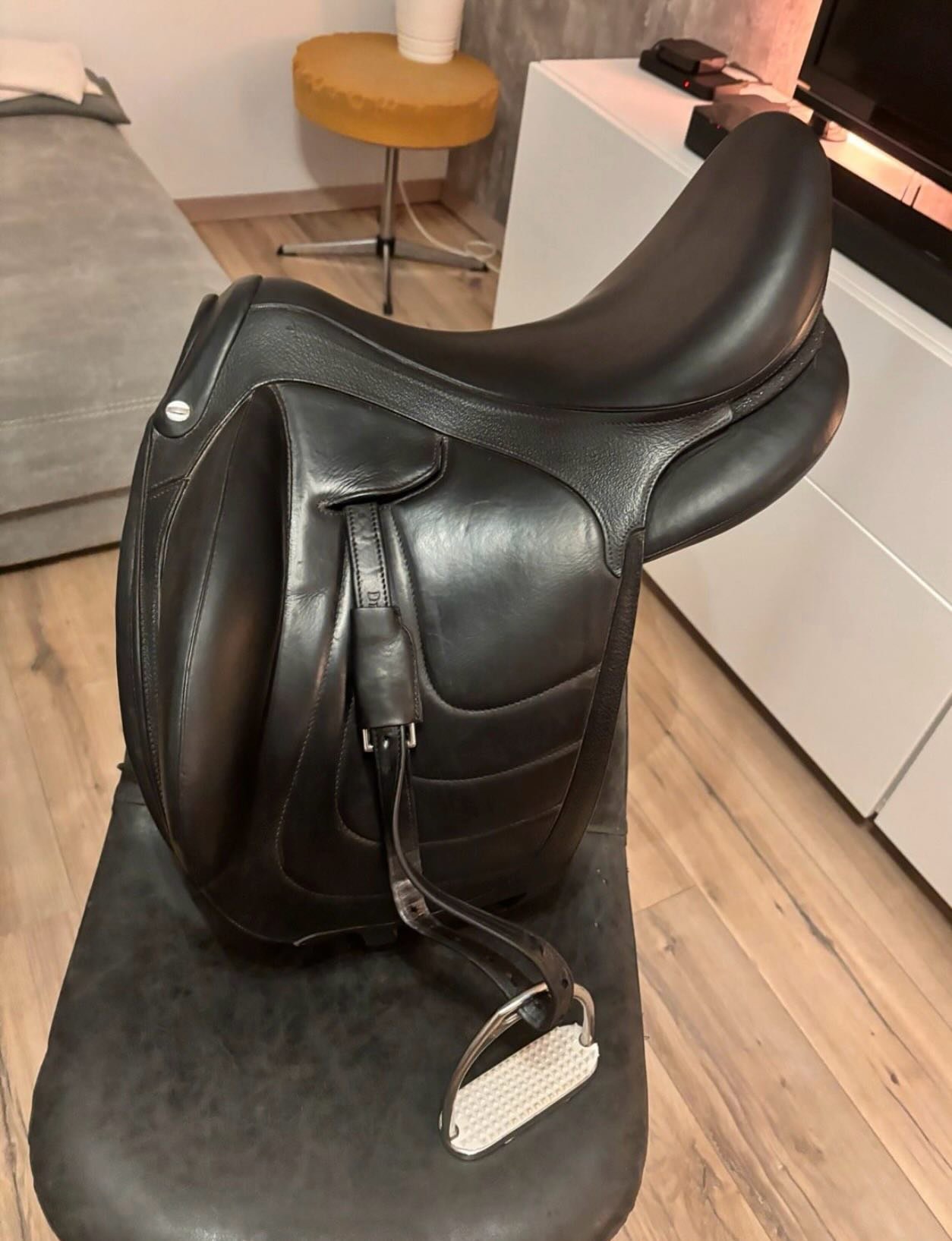 Selle de Dressage Devoucoux Makila Harmonie 17,5” (2022) – Excellent État - vue 7