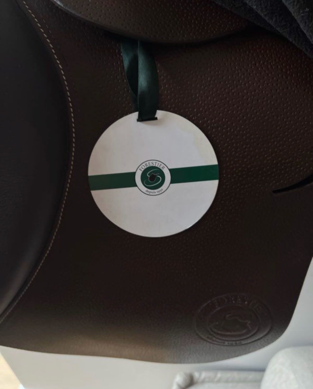 Je vends ma selle Forestier modèle Prem’s, achetée neuve en novembre 2025.
