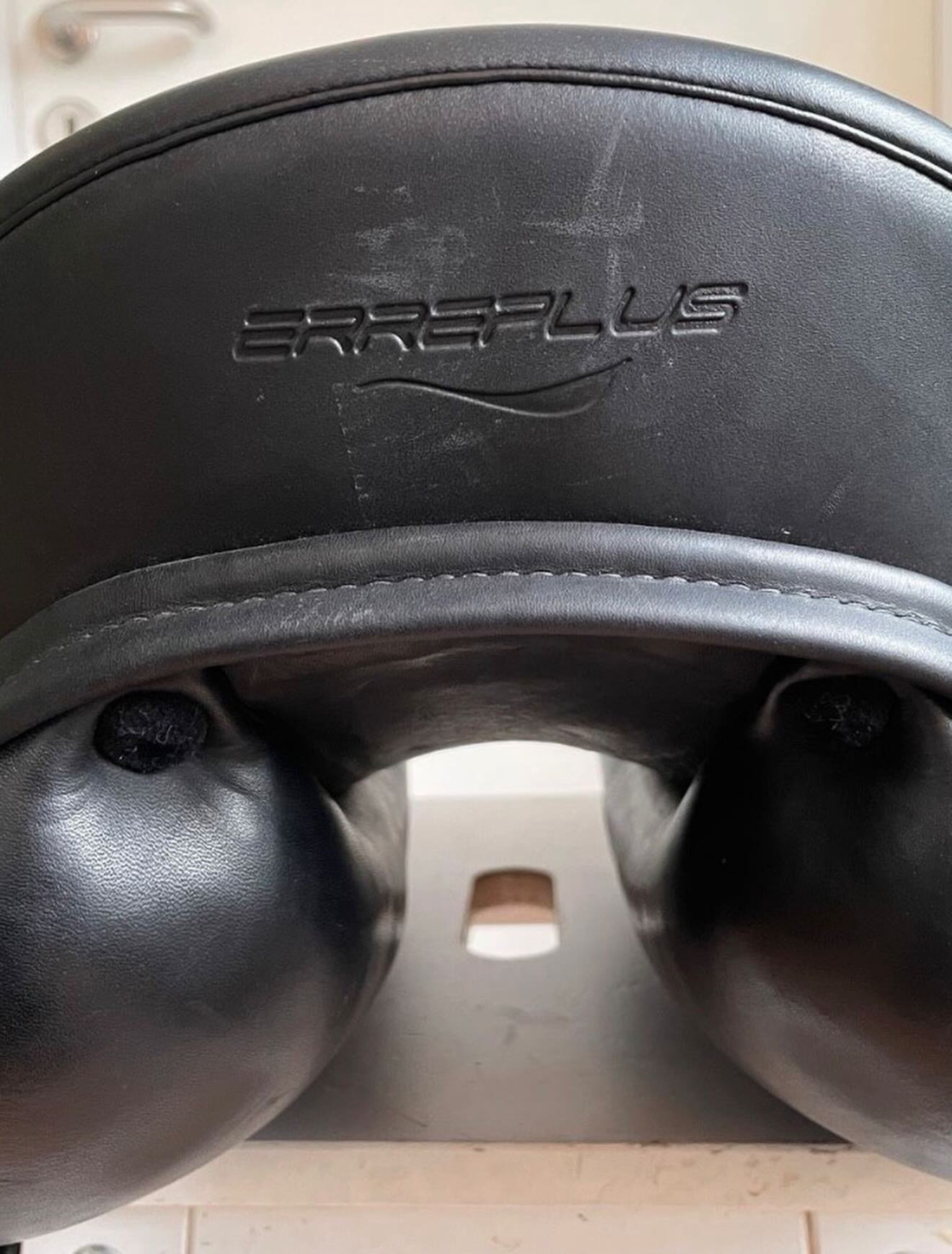 Nous proposons une selle de dressage ERREPLUS Dressage Mono en excellent état - vue 2