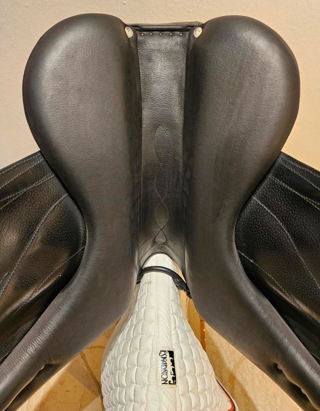 Antarès Cadence Dressage Saddle 17.5” - vue 3