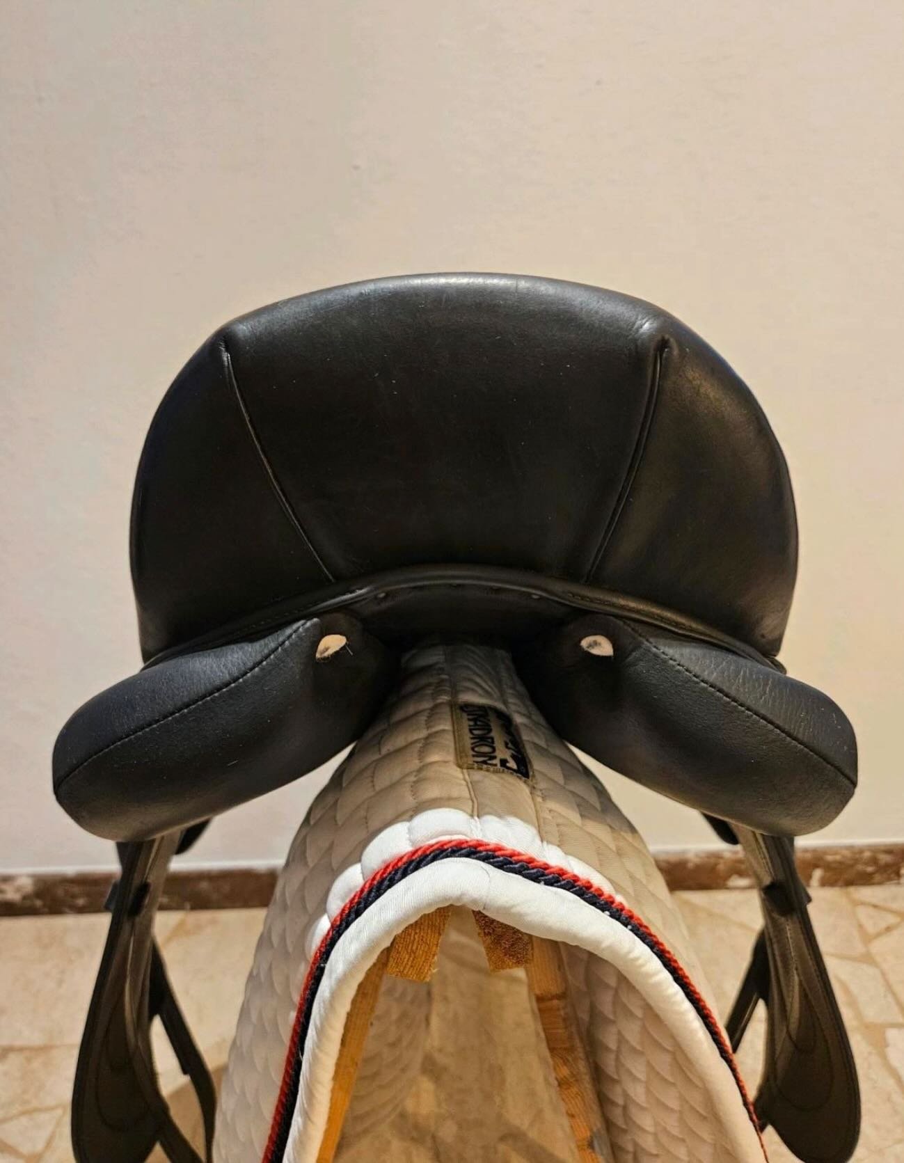 Antarès Cadence Dressage Saddle 17.5” - vue 2