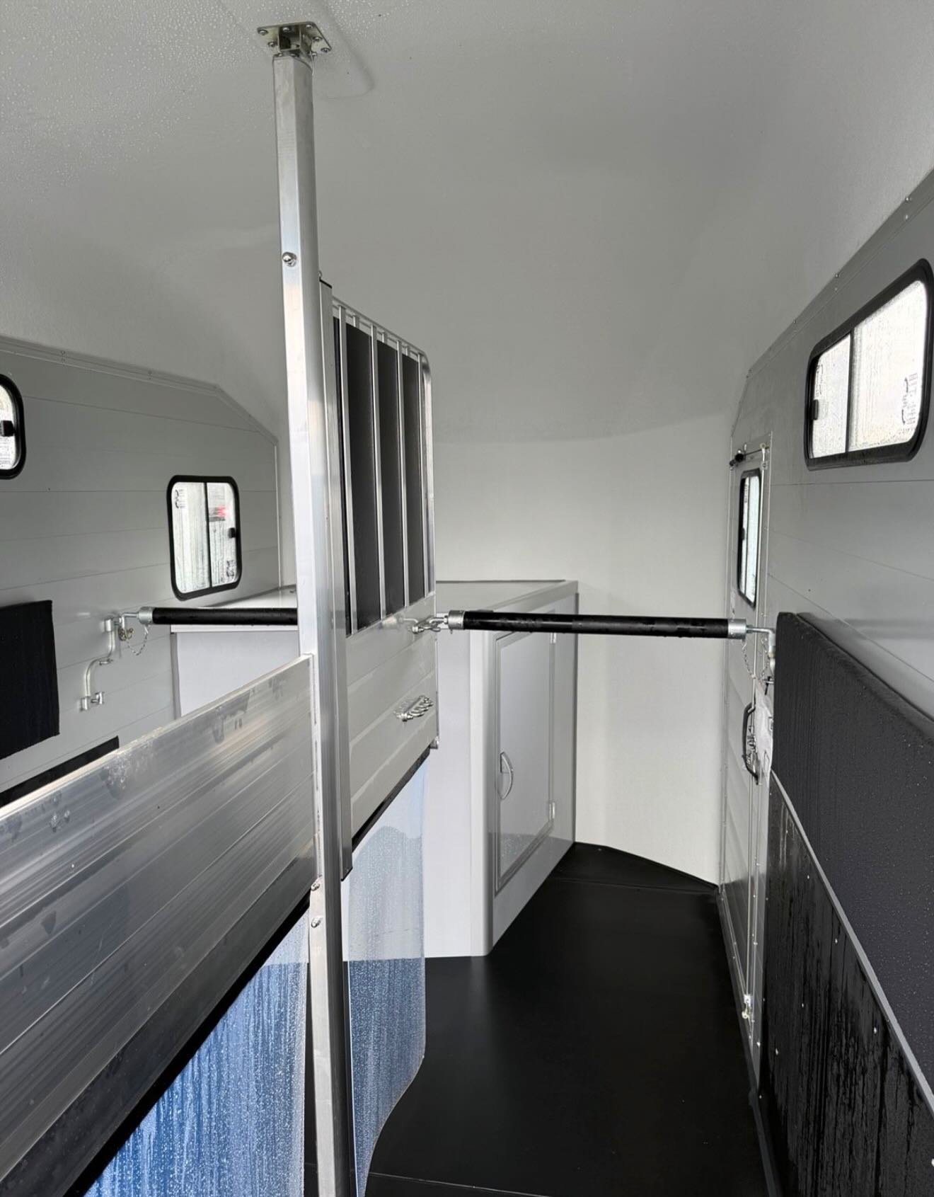Van Cheval Liberté Multimax Avec Sellerie - vue 2