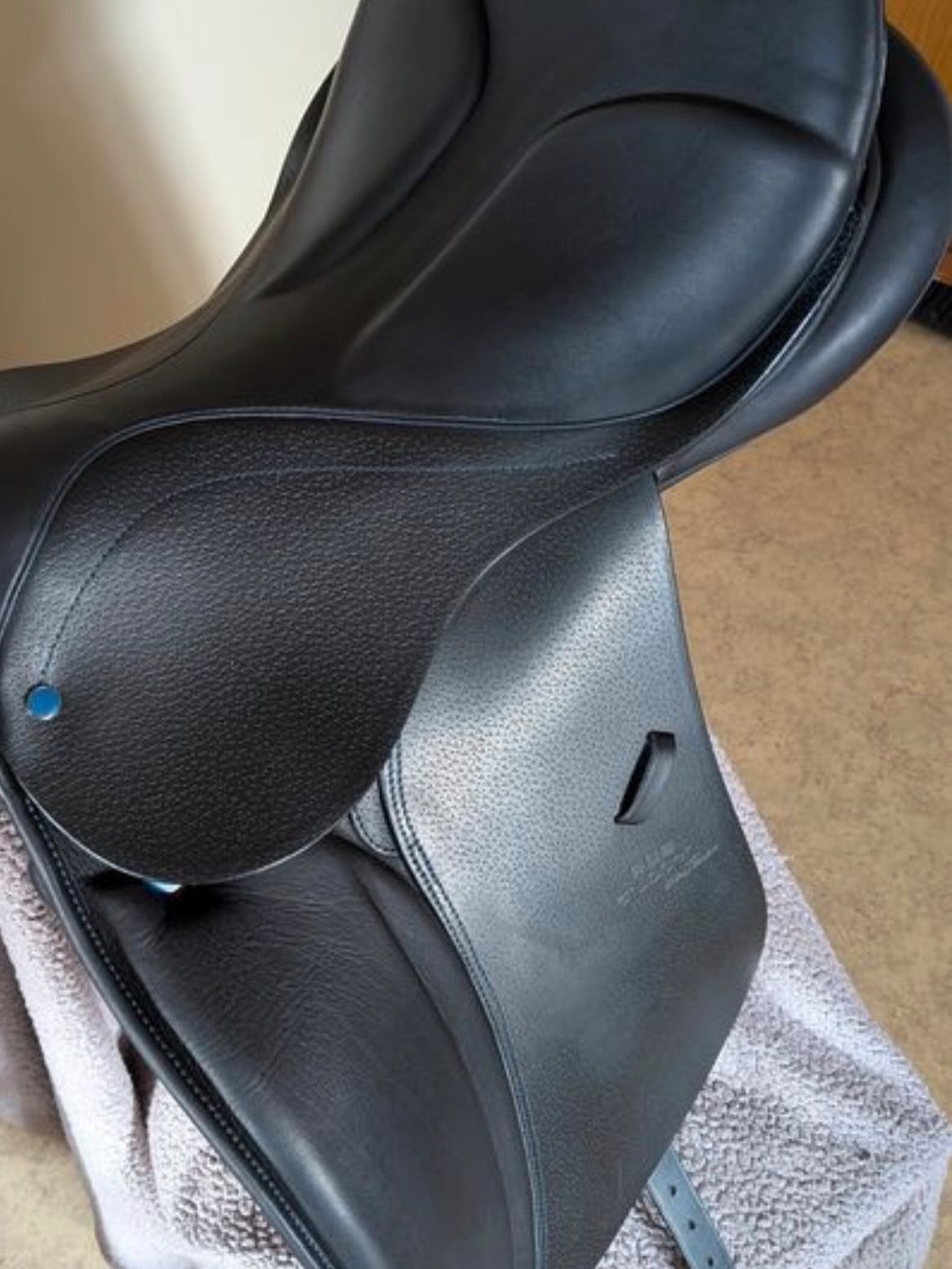 Selle de dressage Stübben Aramis 17,5” – Comme neuve - vue 4