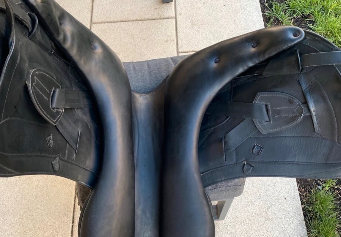À – Selle De Dressage Erreplus Freestyle 18” - vue 4