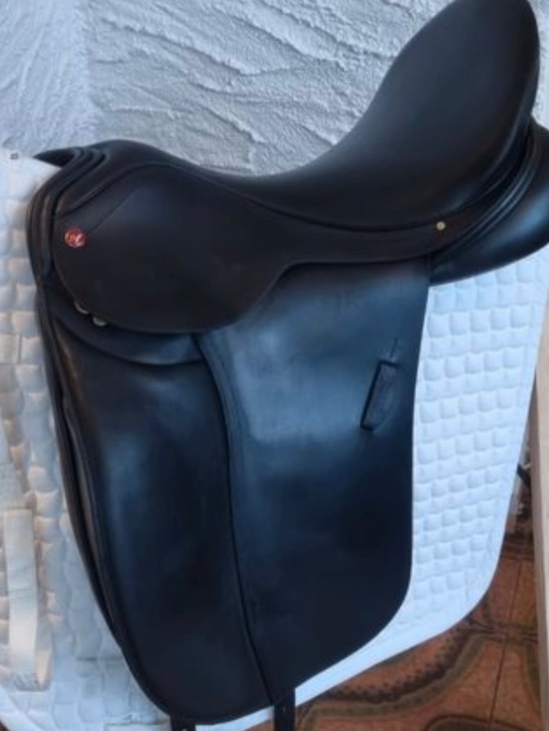 À : Selle de dressage Albion – Taille 18 - vue 5