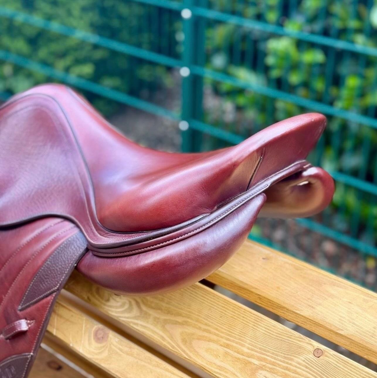 À – Selle d’obstacle CWD 17,5” - vue 3