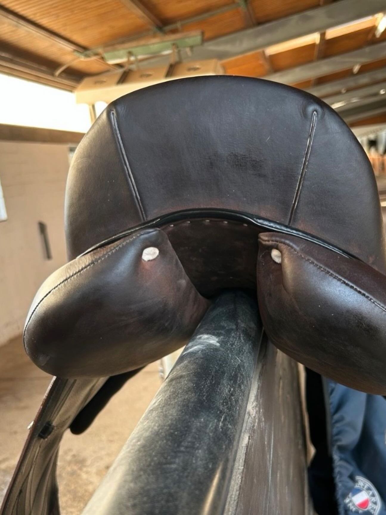 À – Selle de dressage Antares Cadence - vue 3