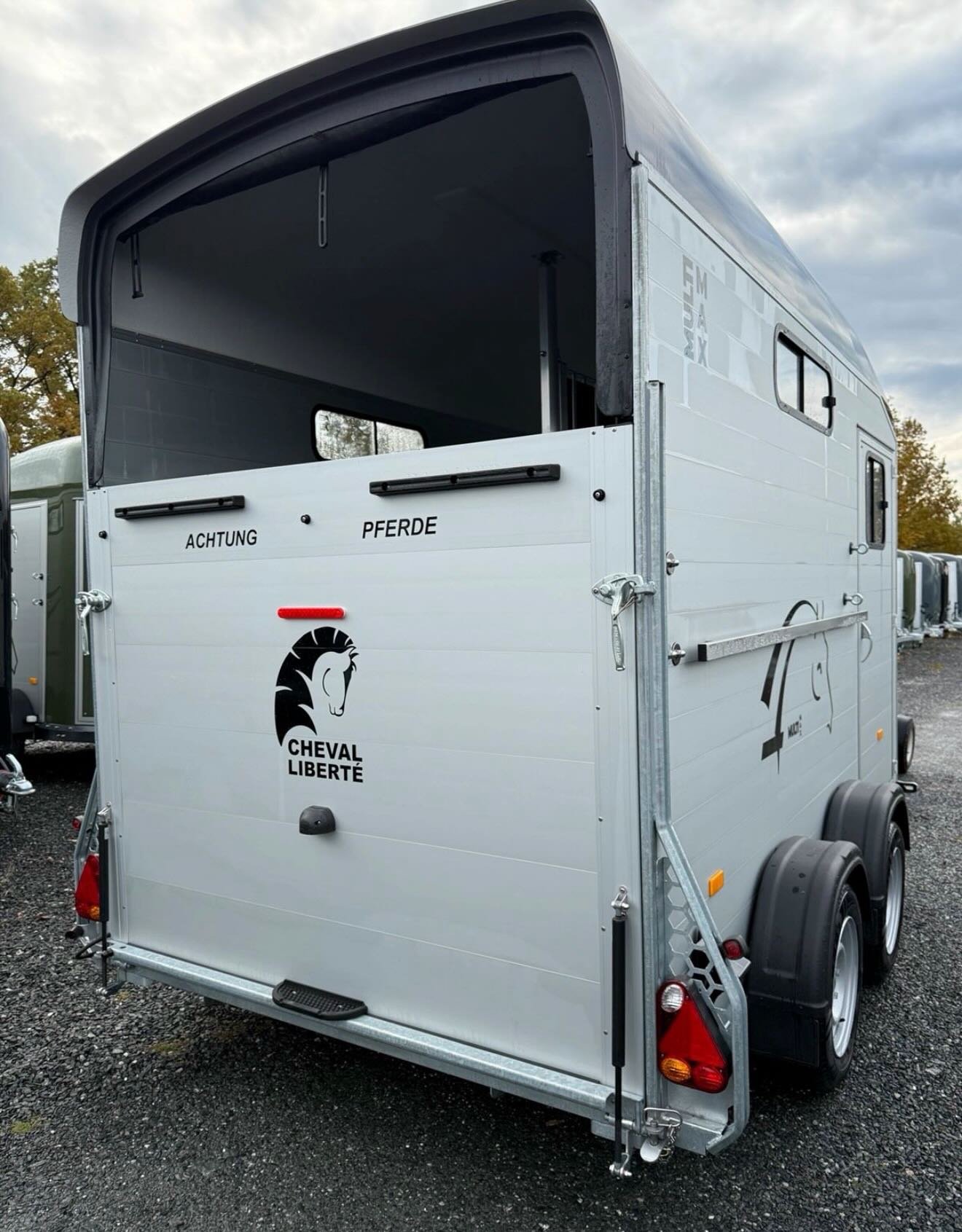 Van Cheval Liberté Multimax Avec Sellerie - vue 7