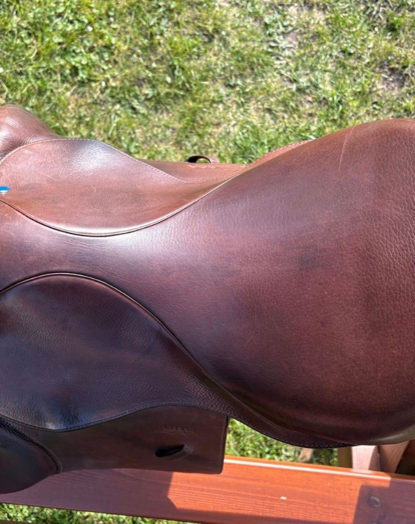 À : Selle d’obstacle Stübben Virginia 17,5” - vue 5