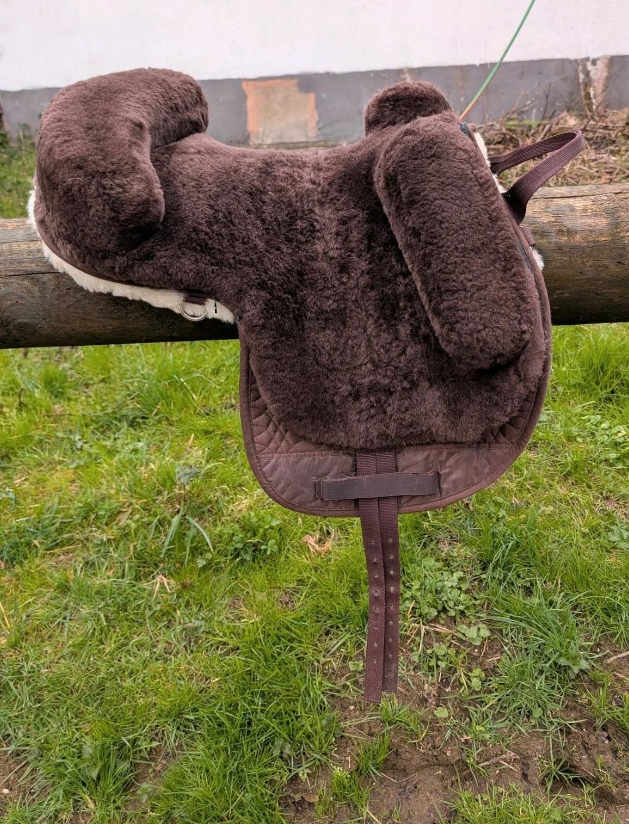 Selle en peau de mouton Showmaster – État neuf - vue 3