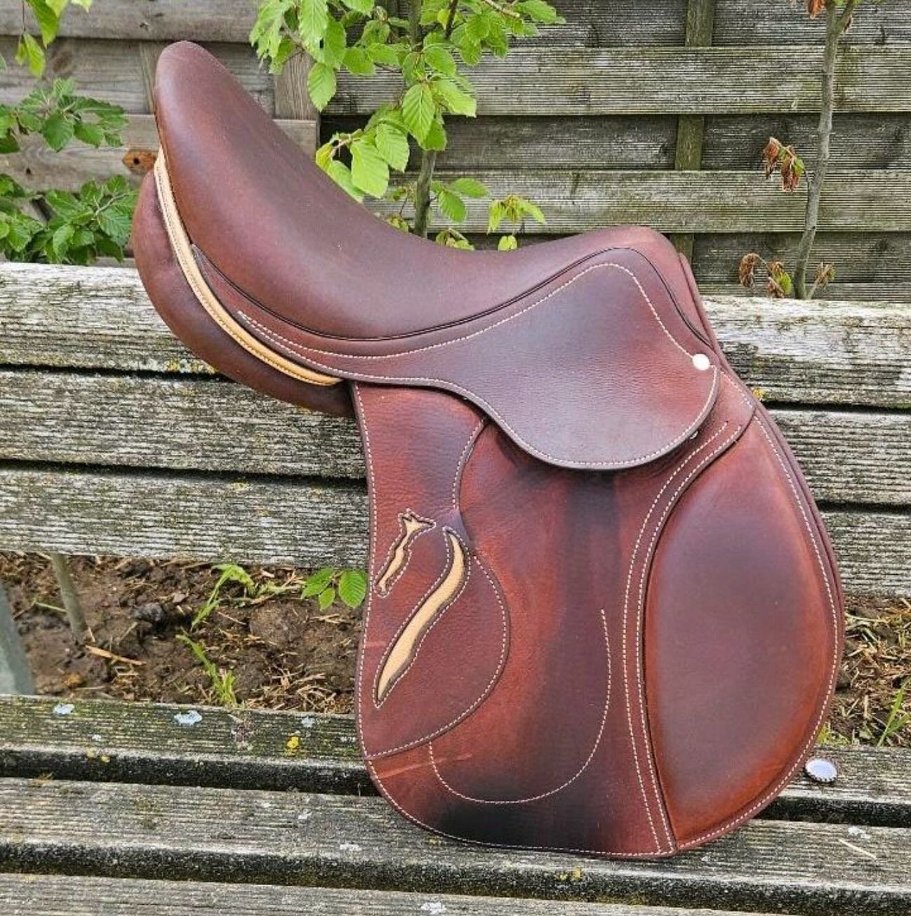 À pour 1200€ – Selle de saut Antarès Comfort 2 - vue 7