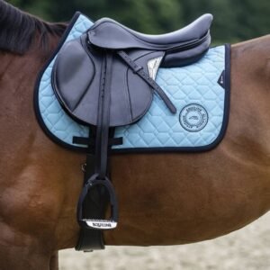 valtrap et bonnets d’oreilles grasmig de la nouvelle collection equiline
