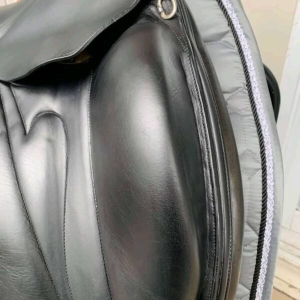 selle de dressage devoucoux makila monoblatte (2001) – 17"