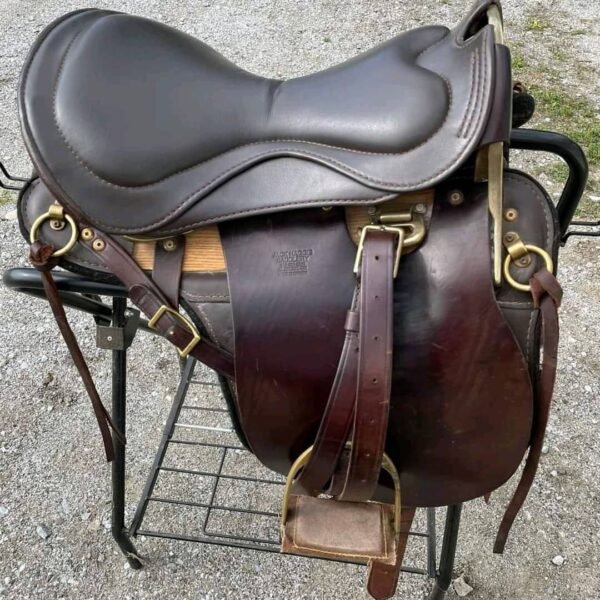 selle haggis trooper 16" avec arçon rocky.