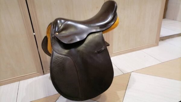 selle en cuir pleine fleur