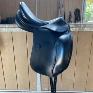 selle de dressage erreplus adelinde 17,5”