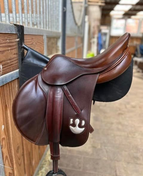 selle bruno delgrange – 17,5” (2022) selle bruno delgrange – 17,5” (2022)