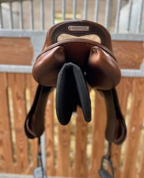 selle bruno delgrange – 17,5” (2022) selle bruno delgrange – 17,5” (2022)