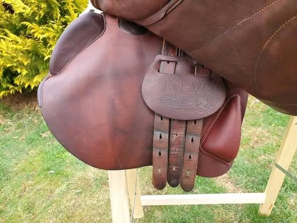 selle de saut equipe ek evo special 17,5" selle de saut equipe ek evo special 17,5"