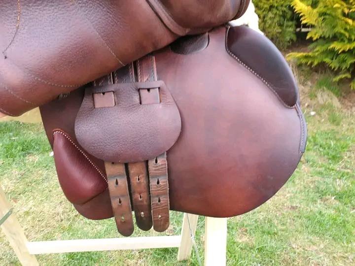 selle de saut equipe ek evo special 17,5" selle de saut equipe ek evo special 17,5"