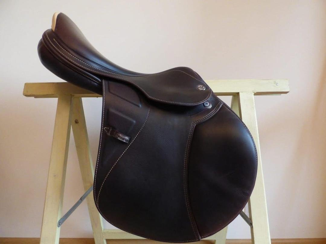 selle de saut prestige paris (taille 17"/33 – année 2014) selle de saut prestige paris (taille 17"/33 – année 2014)