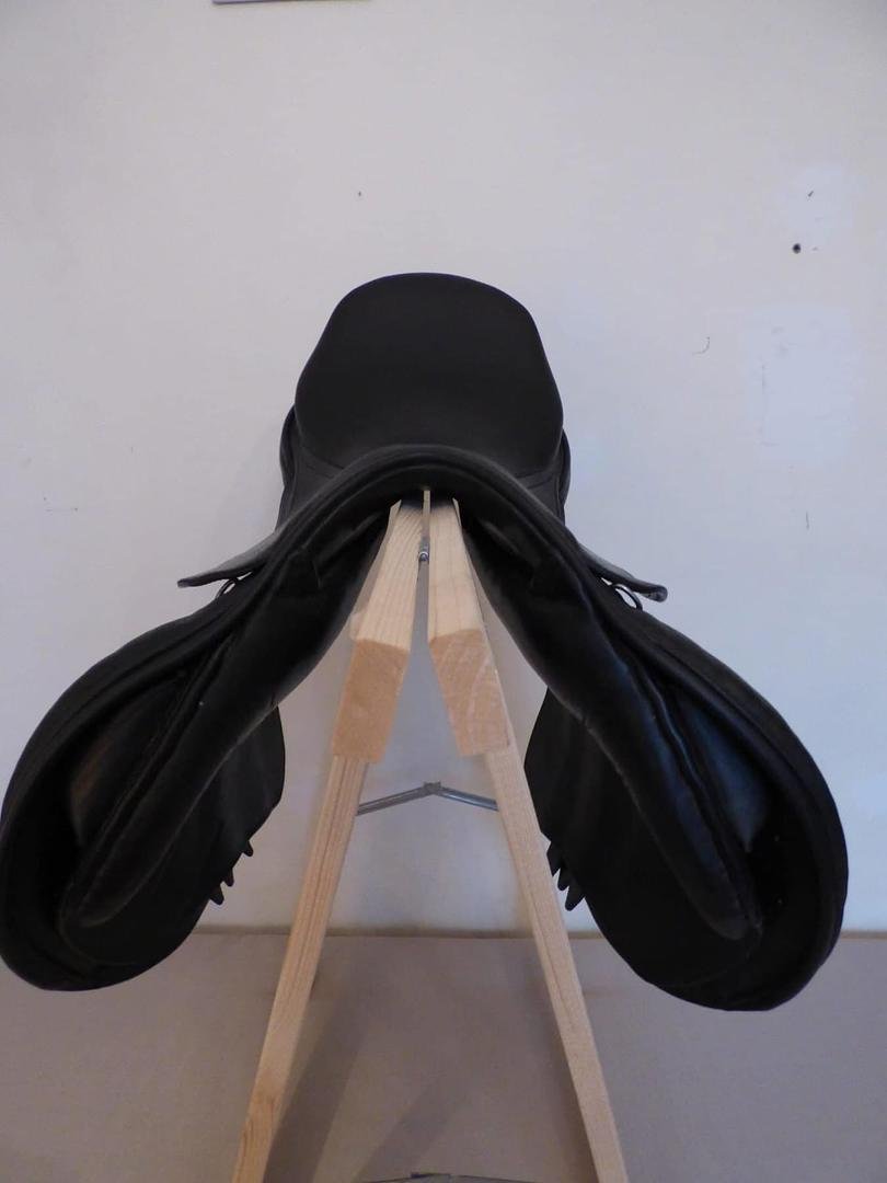 selle de saut schleese 17,5" avec "adaptree" selle de saut schleese 17,5" avec "adaptree"