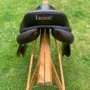 selle de saut ikonic 16"