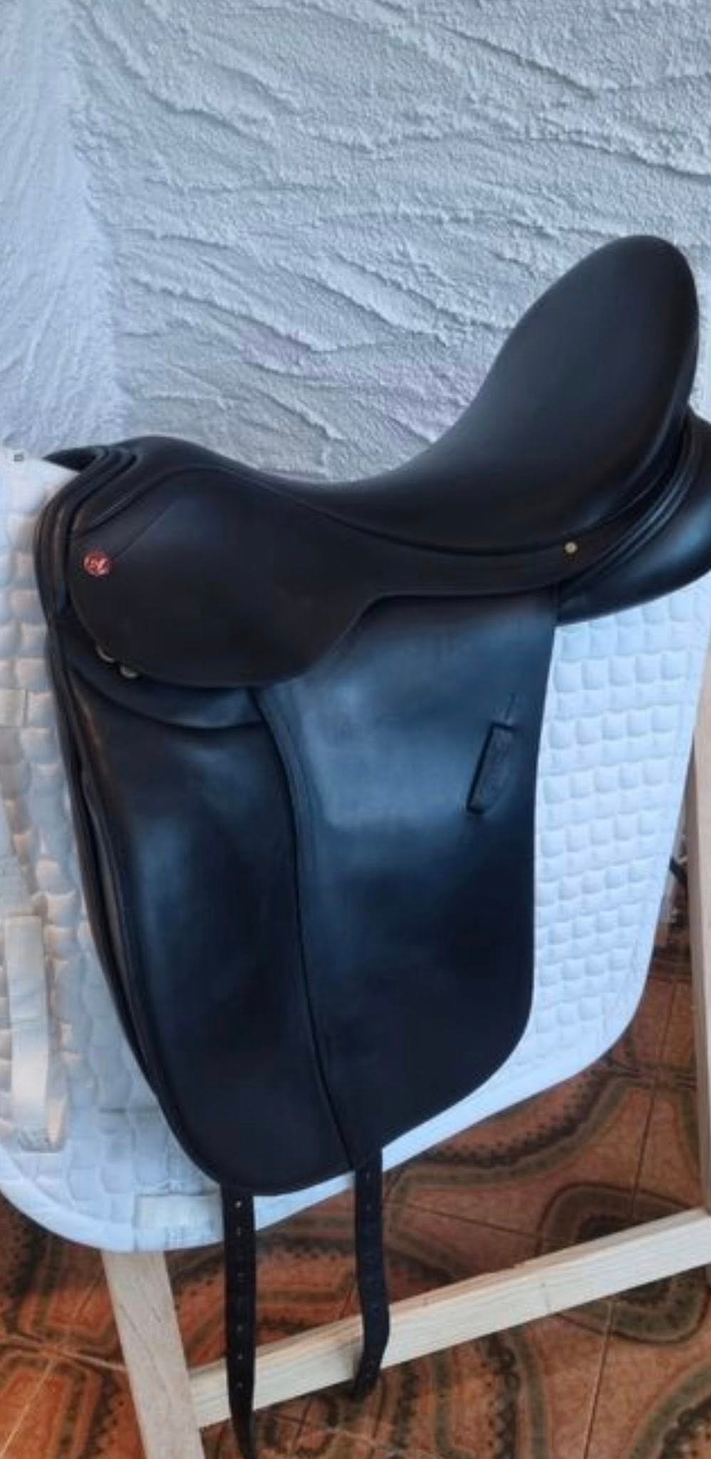 selle albion dressage 18" selle albion dressage 18"